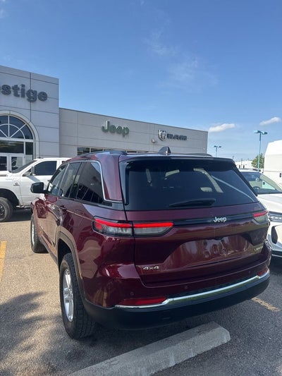 2023 Jeep Grand Cherokee Laredo 4x4