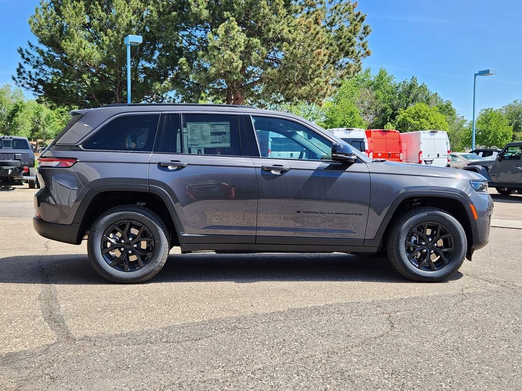 2026 Jeep Grand Cherokee GRAND CHEROKEE LAREDO ALTITUDE 4X4