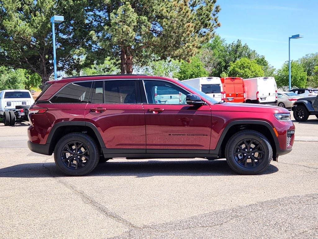 2026 Jeep Grand Cherokee GRAND CHEROKEE LAREDO ALTITUDE 4X4