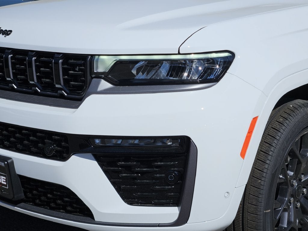 2027 Jeep Grand Cherokee Summit
