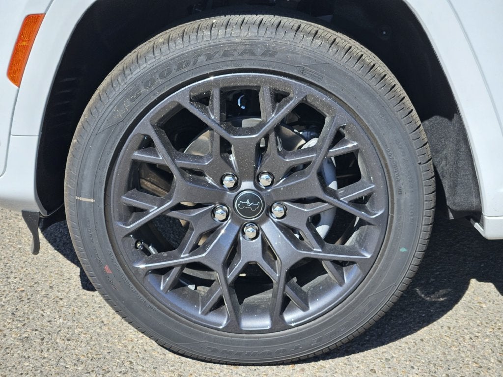 2027 Jeep Grand Cherokee Summit