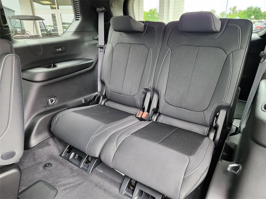 2025 Jeep Grand Cherokee GRAND CHEROKEE L LAREDO X 4X4