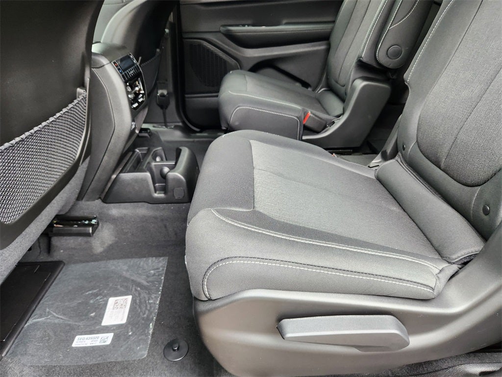 2025 Jeep Grand Cherokee GRAND CHEROKEE L LAREDO X 4X4