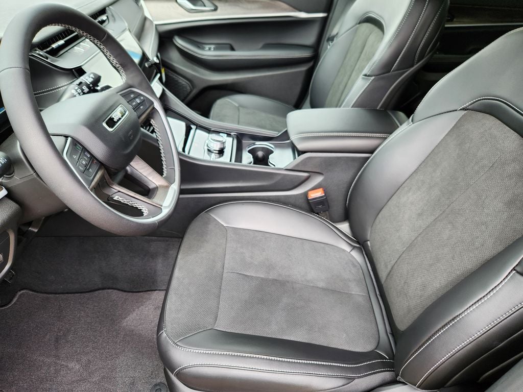 2027 Jeep Grand Cherokee L Laredo
