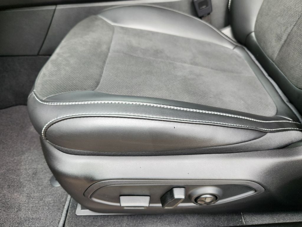 2027 Jeep Grand Cherokee L Laredo