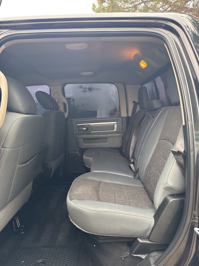 2018 RAM 1500 Big Horn Crew Cab 4x4 6'4' Box