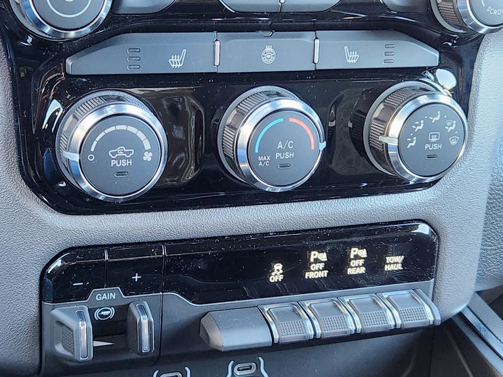 2026 RAM 1500 RAM 1500 BIG HORN QUAD CAB 4X4 6'4' BOX