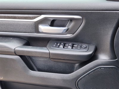 2020 RAM 1500 Big Horn Crew Cab 4x4 5'7' Box