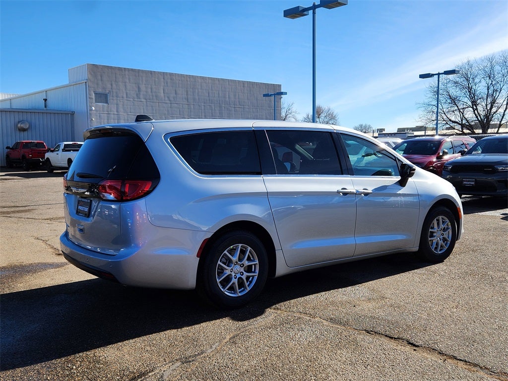 2026 Chrysler Voyager VOYAGER LX