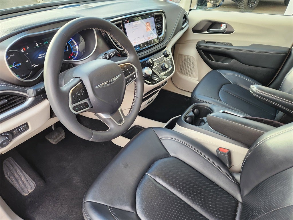 2024 Chrysler Pacifica Hybrid Select