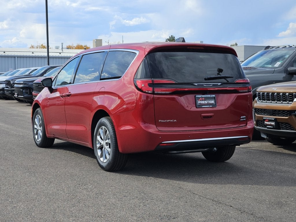 2027 Chrysler Pacifica Select