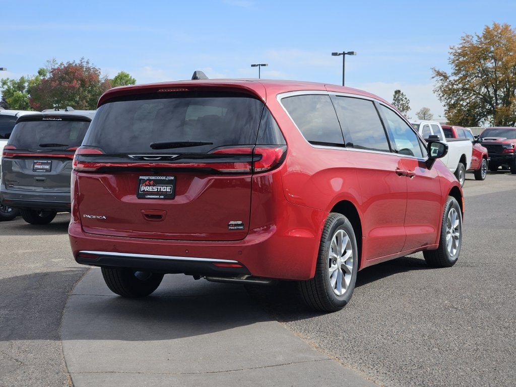 2027 Chrysler Pacifica Select