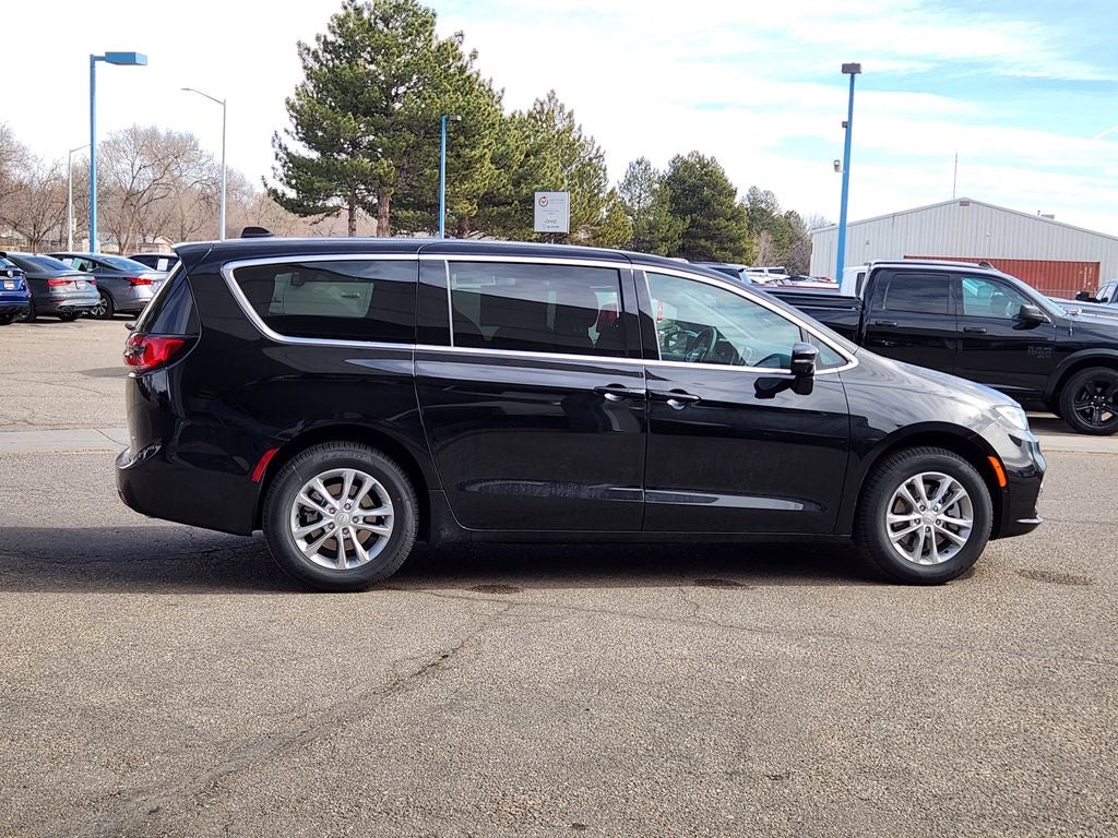 2026 Chrysler Pacifica PACIFICA SELECT AWD