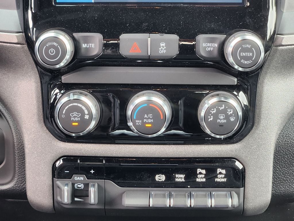 2026 RAM 3500 RAM 3500 TRADESMAN CREW CAB 4X4 8' BOX
