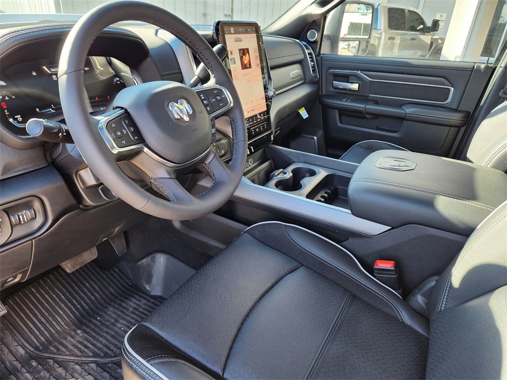 2025 RAM 3500 RAM 3500 LARAMIE CREW CAB 4X4 8' BOX