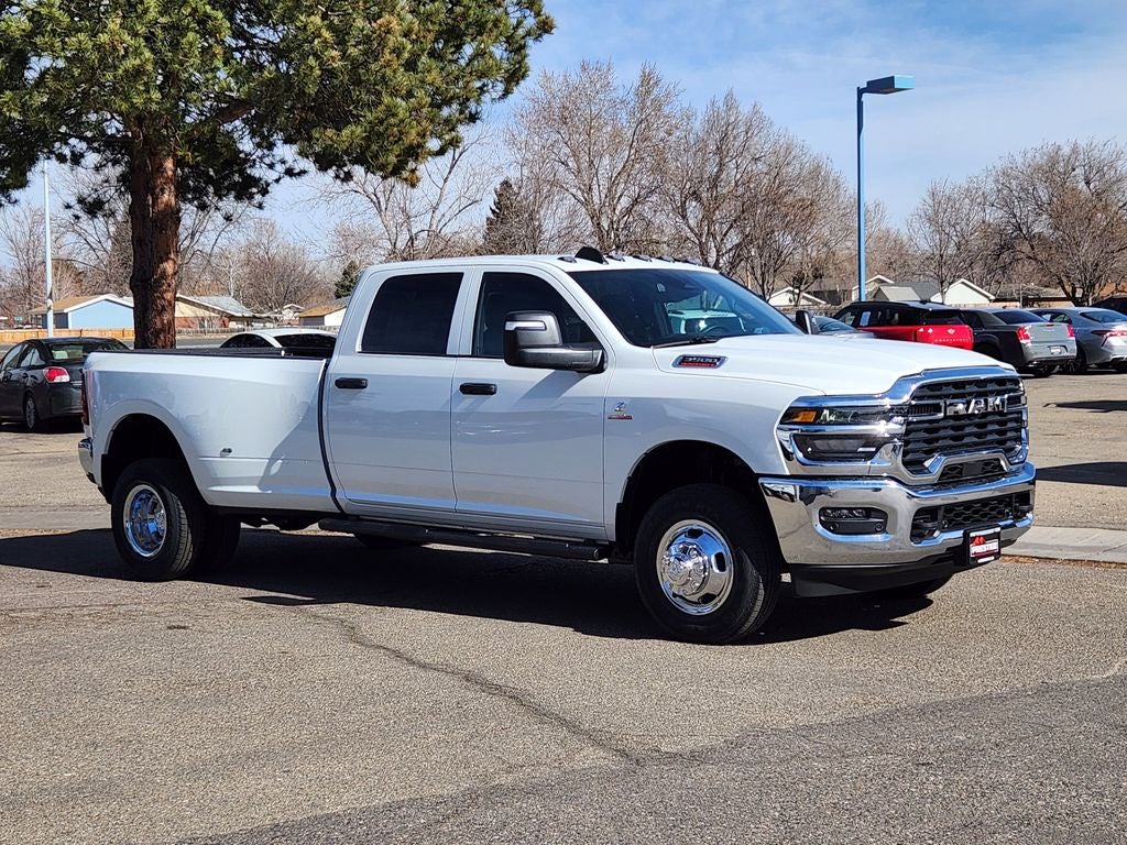 2026 RAM 3500 RAM 3500 TRADESMAN CREW CAB 4X4 8' BOX