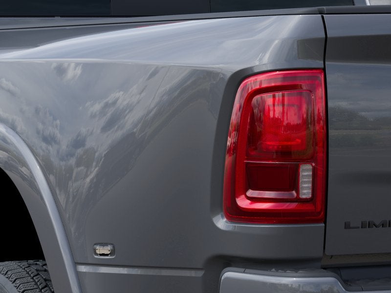 2026 RAM 3500 RAM 3500 LIMITED CREW CAB 4X4 8' BOX