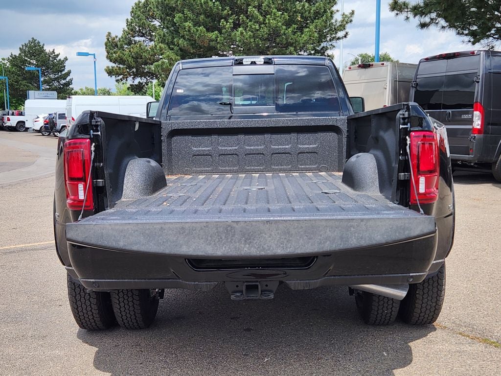 2026 RAM 3500 RAM 3500 LIMITED CREW CAB 4X4 8' BOX