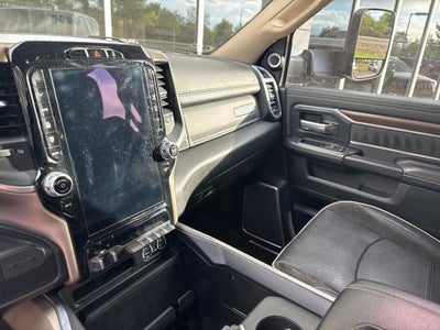 2022 RAM 2500 Laramie Crew Cab 4x4 6'4' Box