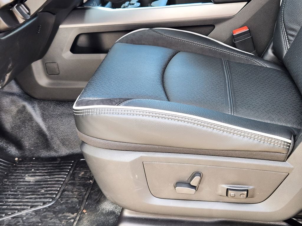 2026 RAM 5500 Chassis Cab RAM 5500 BIG HORN CHASSIS CREW CAB 4X4 84' CA