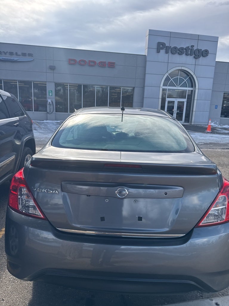 2019 Nissan Versa 1.6 S+