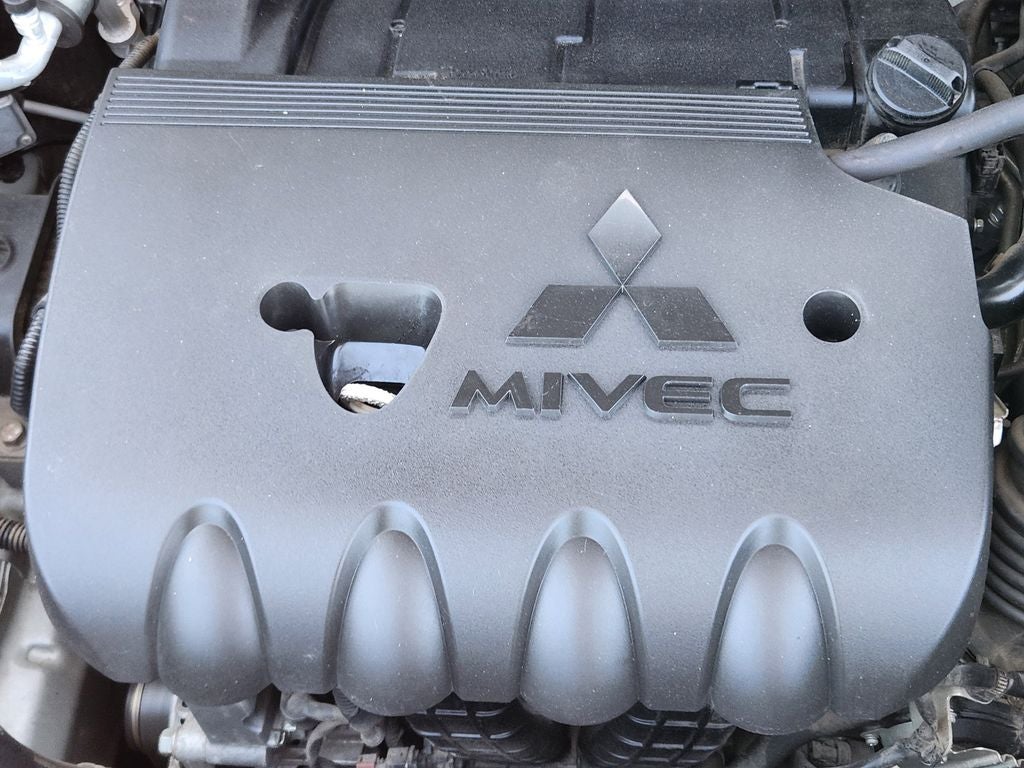 2020 Mitsubishi Outlander Base
