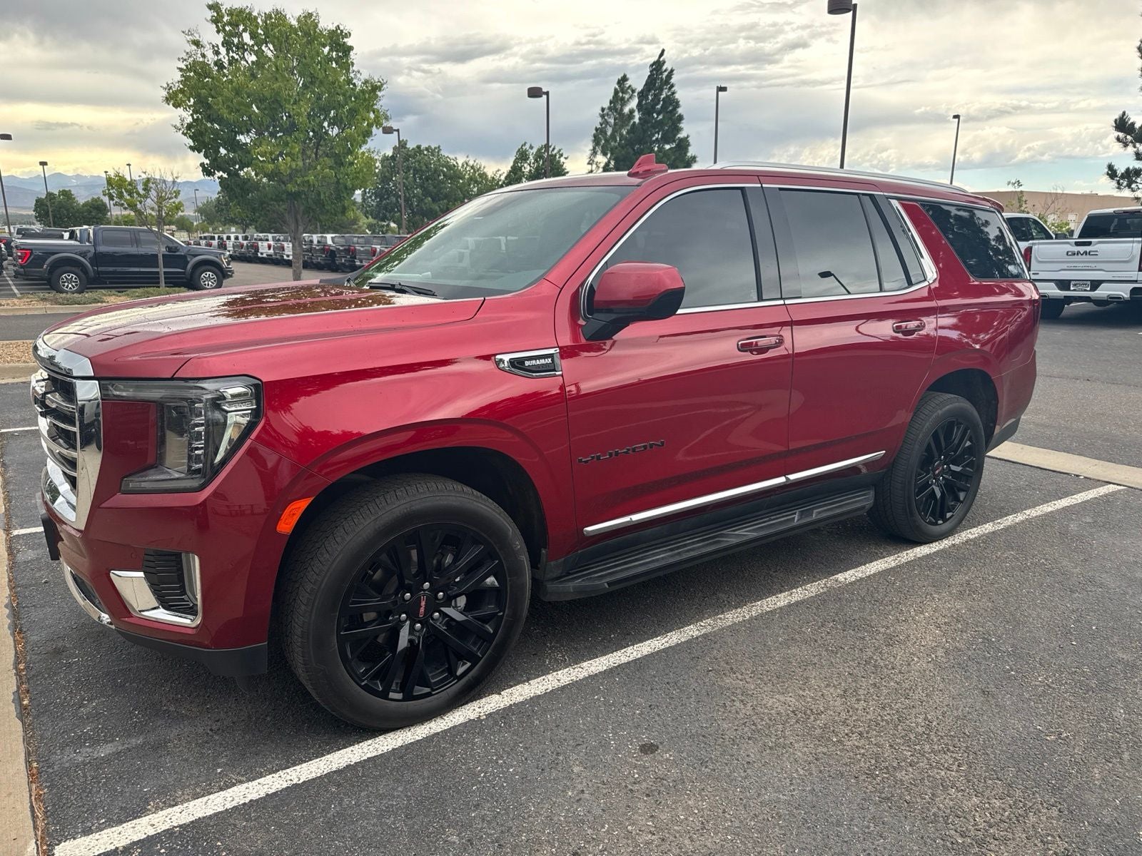 2023 GMC Yukon SLT