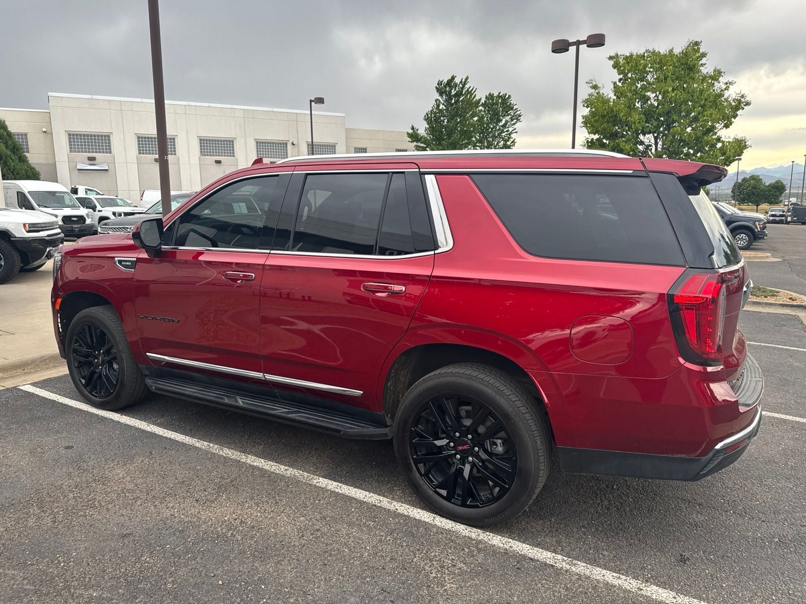 2023 GMC Yukon SLT