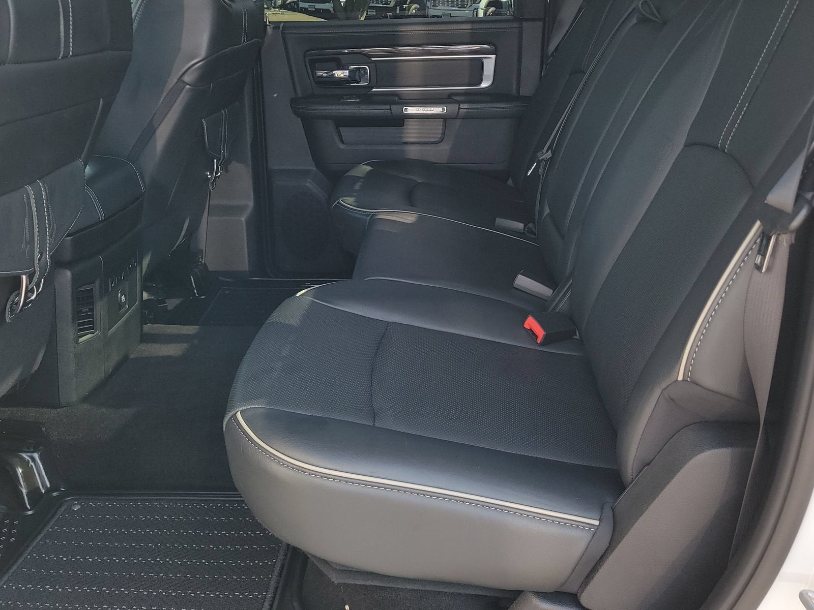 2017 RAM 1500 Limited Crew Cab 4x4 5'7" Box