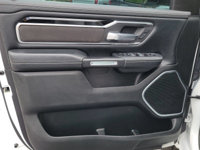 2020 RAM 1500 Laramie Crew Cab 4x4 5'7" Box