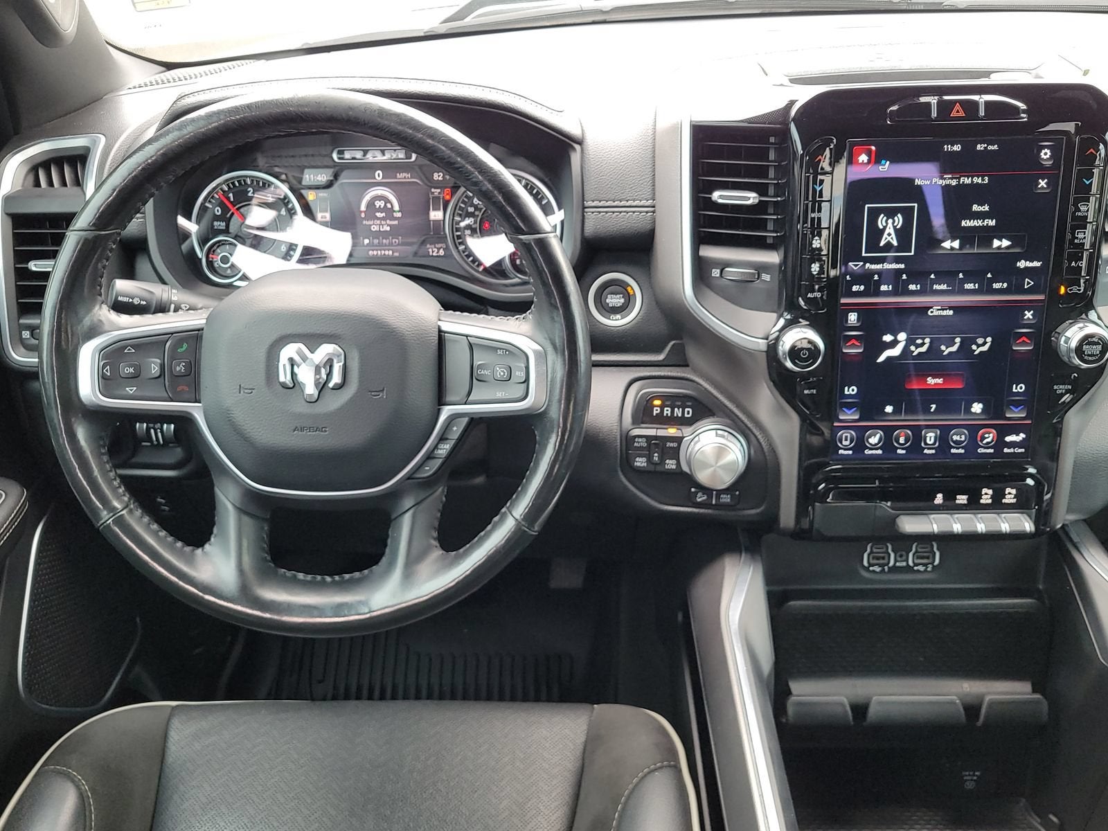 2020 RAM 1500 Laramie Crew Cab 4x4 5'7" Box