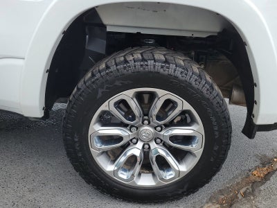 2020 RAM 1500 Laramie Crew Cab 4x4 5'7" Box
