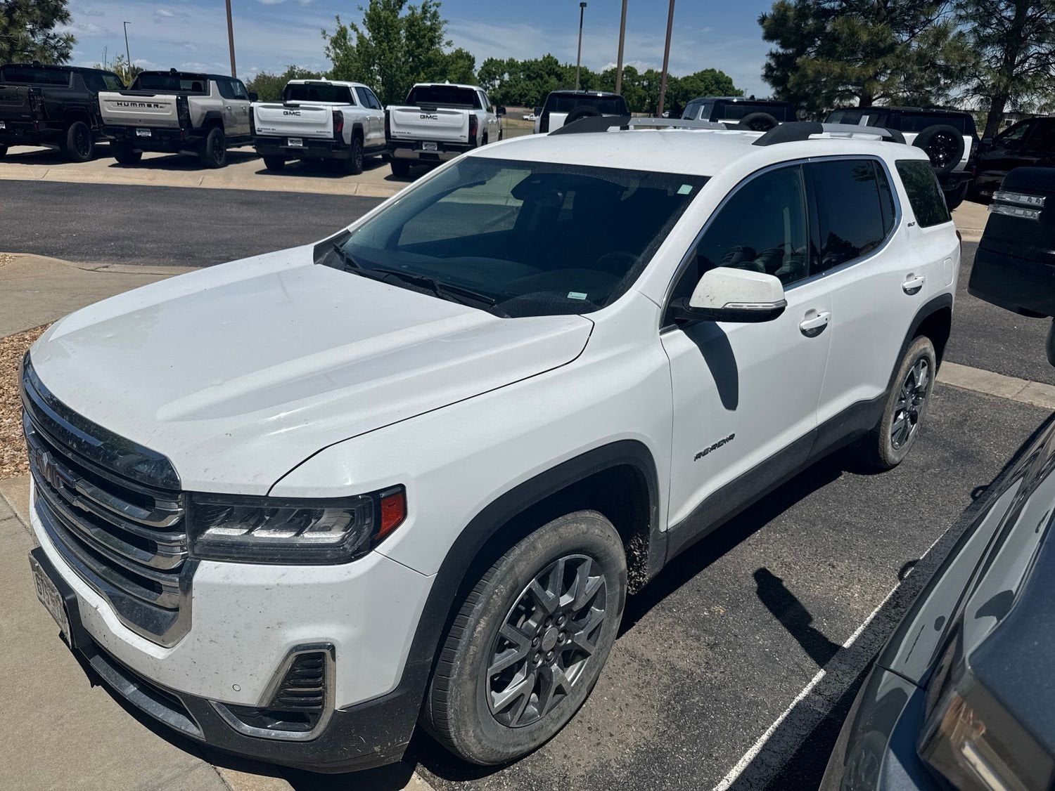 2023 GMC Acadia SLT