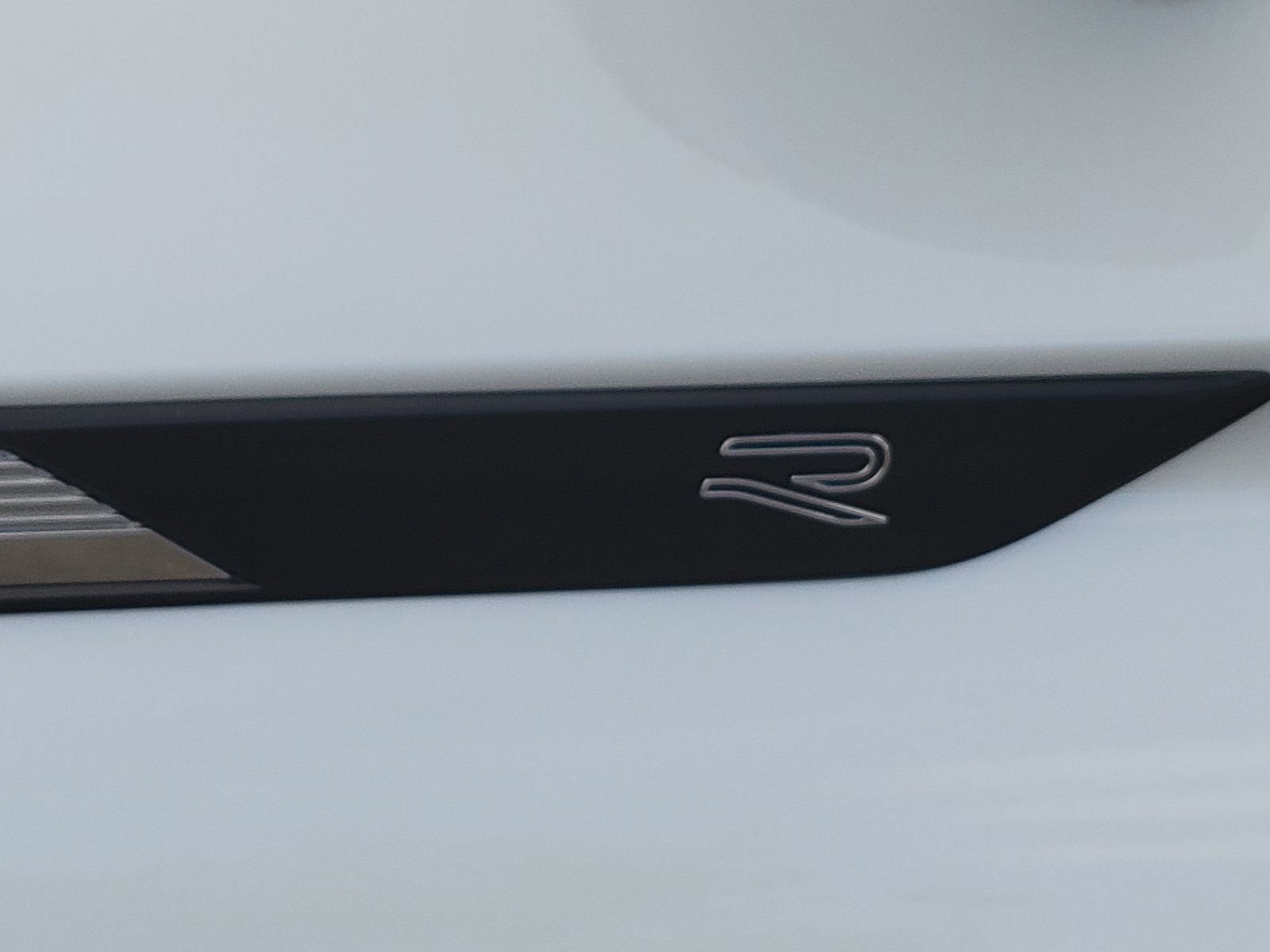 2023 Volkswagen Tiguan SEL R-Line