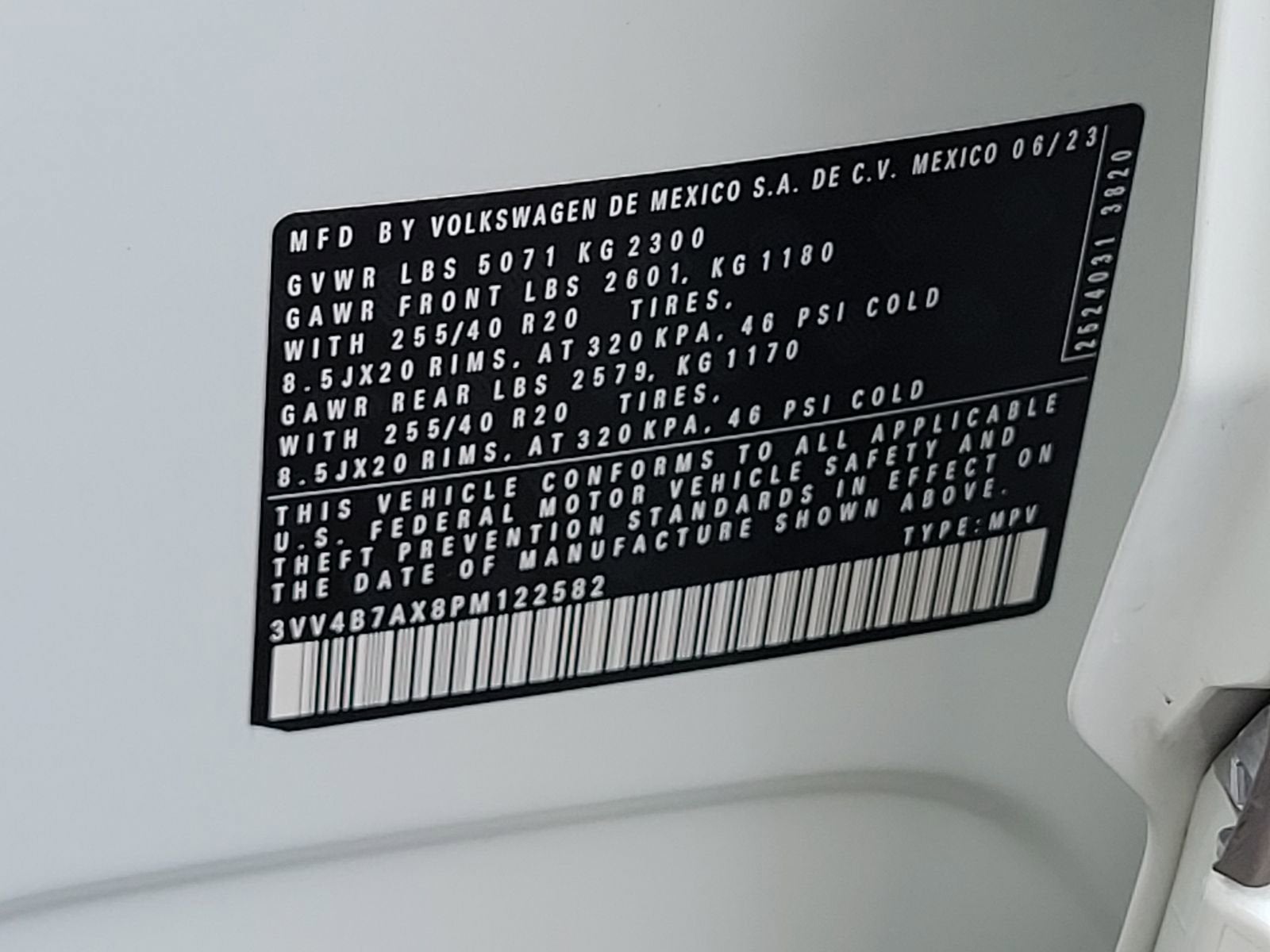 2023 Volkswagen Tiguan SEL R-Line