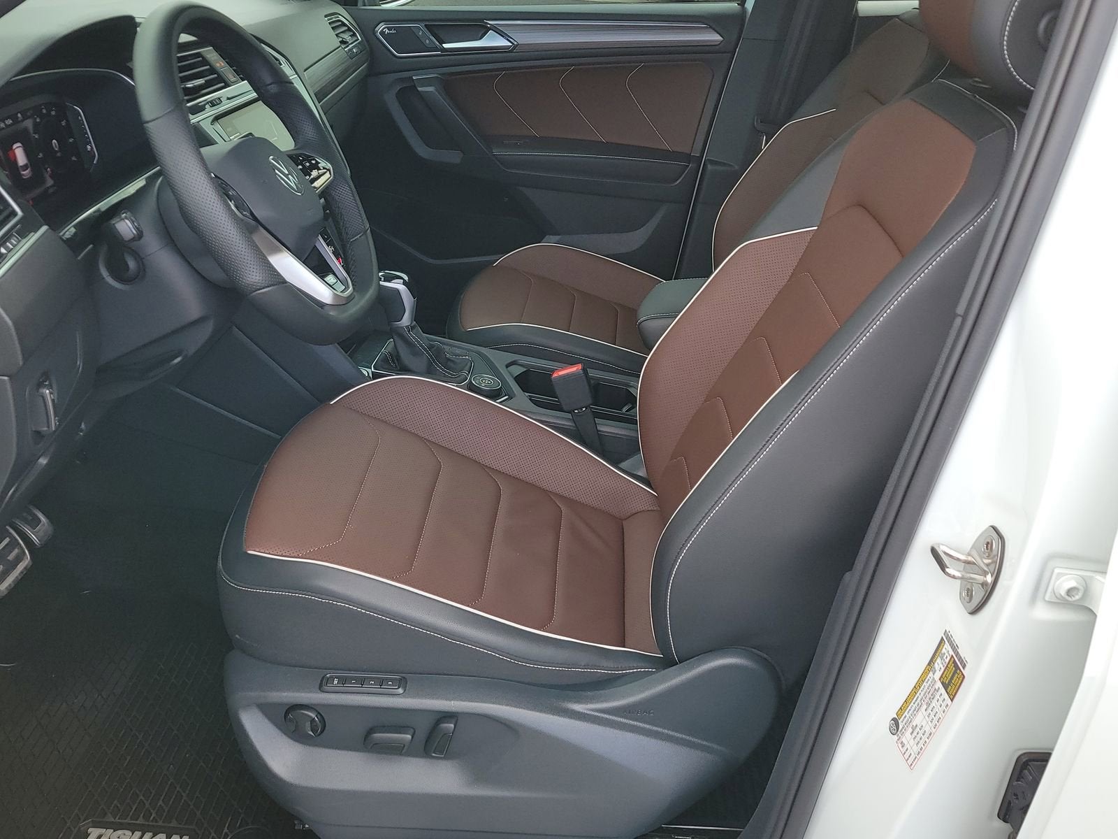 2023 Volkswagen Tiguan SEL R-Line