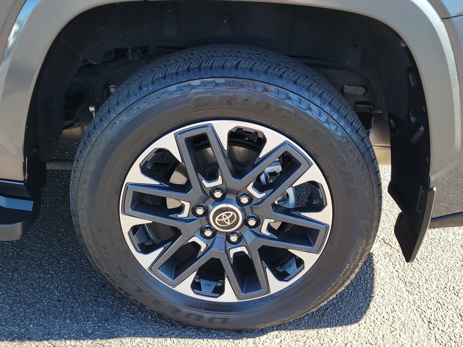2024 Toyota Sequoia SR5