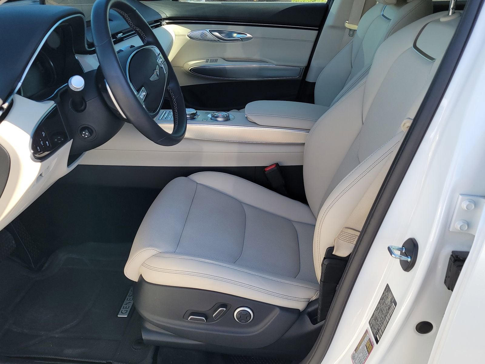 2025 Genesis GV70 2.5T