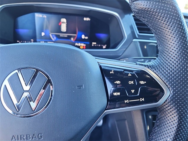 2022 Volkswagen Tiguan SE R-Line Black