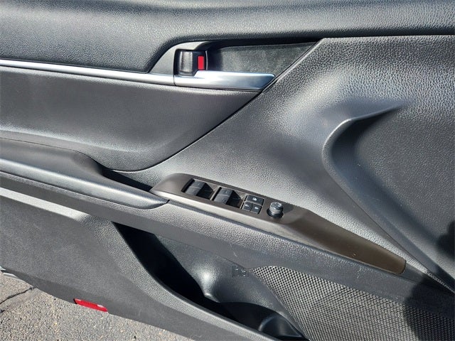 2022 Toyota Camry Hybrid SE