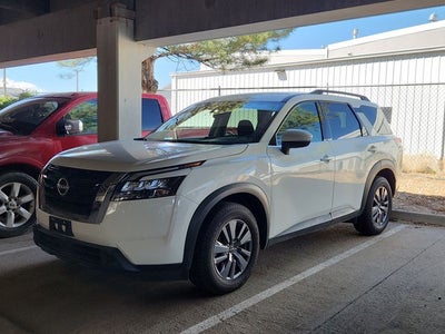 2024 Nissan Pathfinder SV