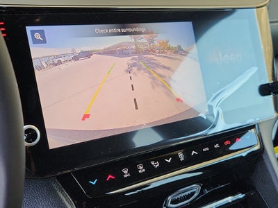 2027 Jeep Grand Cherokee Laredo Altitude