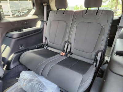 2025 Jeep Grand Cherokee L GRAND CHEROKEE L LAREDO X 4X4