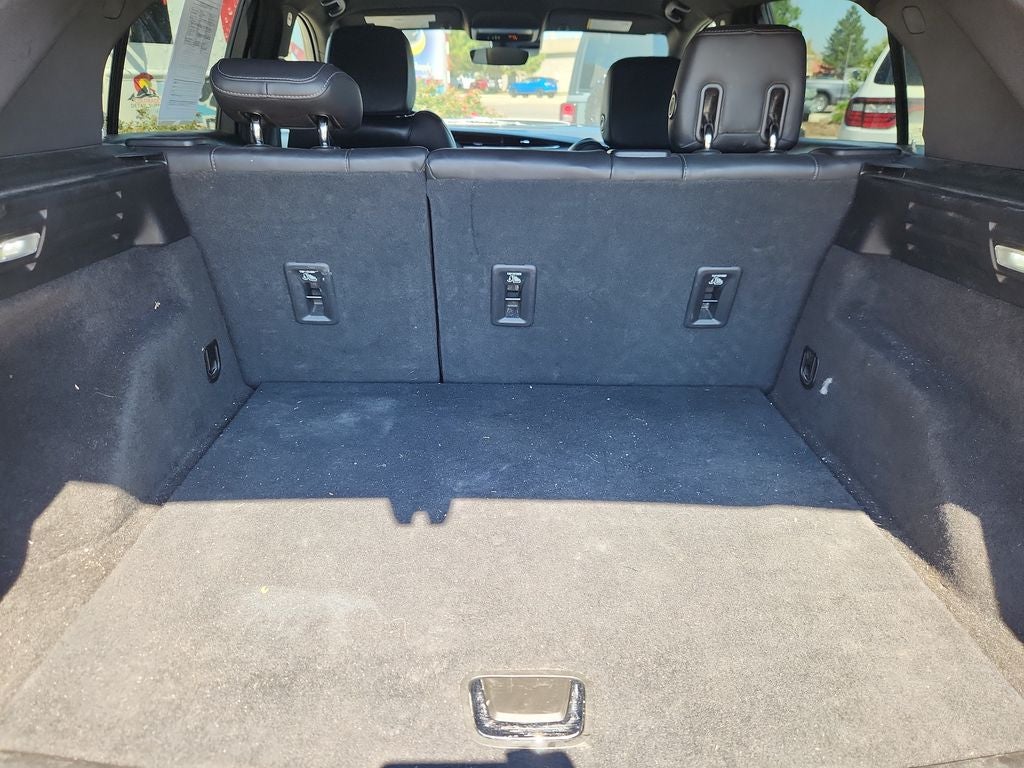2022 Cadillac XT4 FWD Premium Luxury
