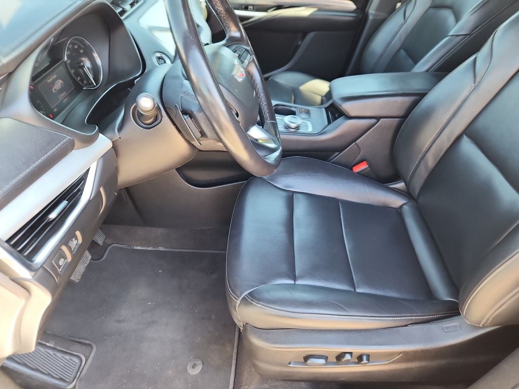 2022 Cadillac XT4 FWD Premium Luxury