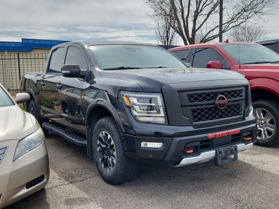 2023 Nissan TITAN Crew Cab PRO-4X 4x4