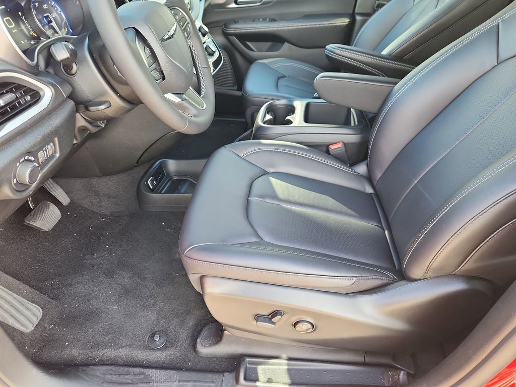 2026 Chrysler Voyager VOYAGER LX