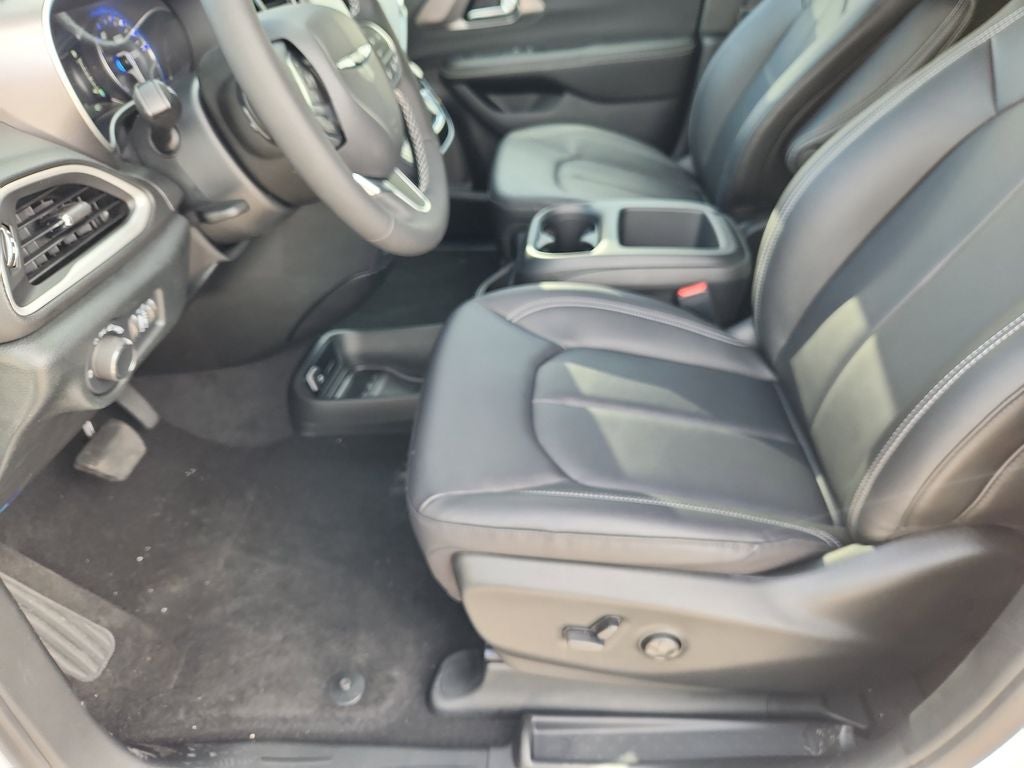 2026 Chrysler Voyager VOYAGER LX