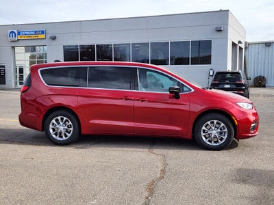 2026 Chrysler Pacifica PACIFICA SELECT AWD