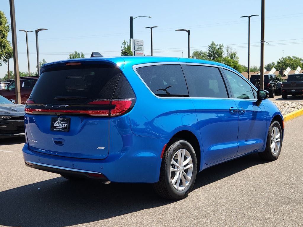 2027 Chrysler Pacifica PACIFICA SELECT AWD